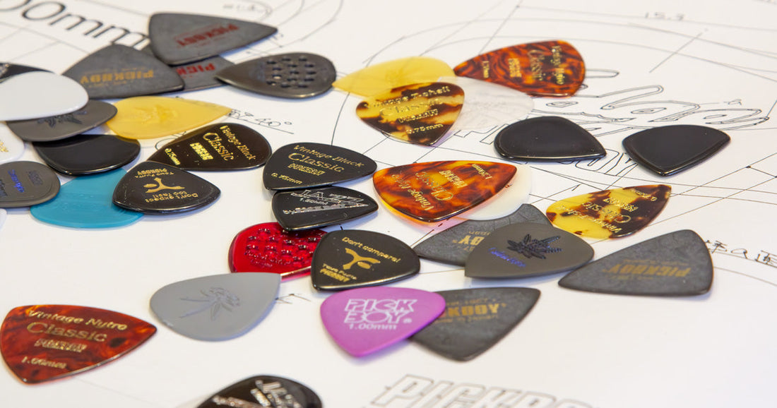 ギターピックの選び方ガイド｜初心者から上級者まで対応【形・素材・厚さ】