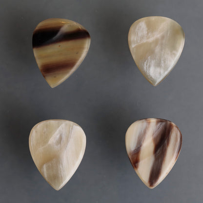 GENUINE HONE | Teardrop | Material: Mixed horn (water buffalo horn) | Color: Horn | 1 piece