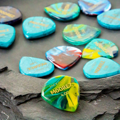 MODREZ PICK | Teardrop | 素材：レジン（アクリル系樹脂） | 色：ターコイズ/クリア/ブルー | 2枚入り