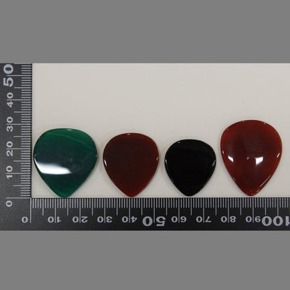 PIETRA | Piccolo rotondo | Materiale: Onice/Agata | Colore: Nero/Marrone/Verde | 1 pezzo